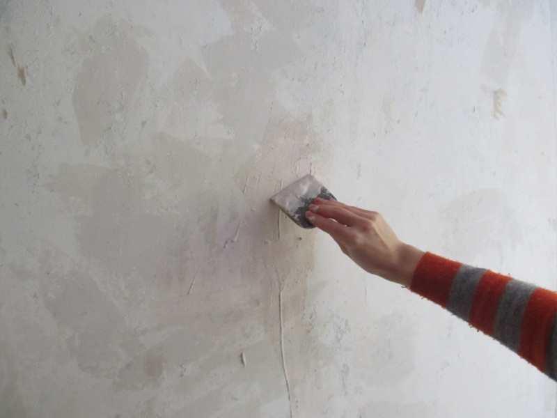 Xử lý bề mặt tường trước khi sơn