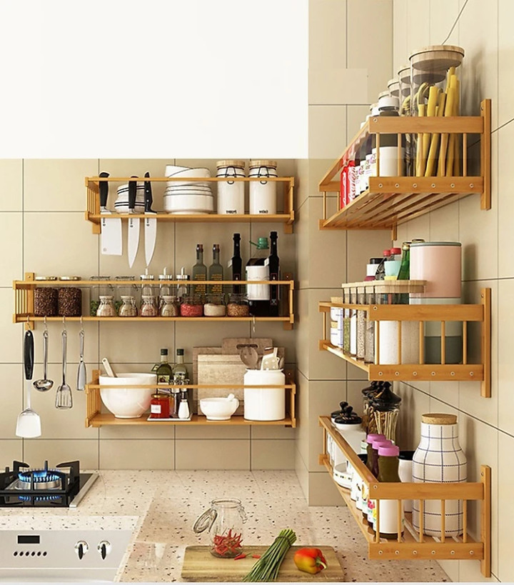 Biến hóa không gian căn bếp với kệ gỗ treo tường chắc chắn, tiện nghi