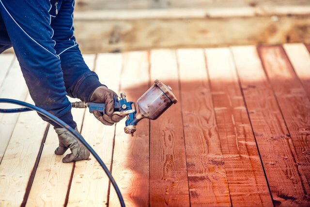 Lưu ý khi lựa chọn dịch vụ sơn sửa đồ gỗ tại nhà